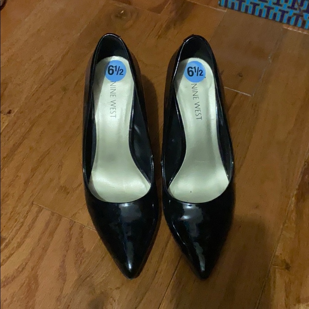 Nine West pointy toe pump color glossy black